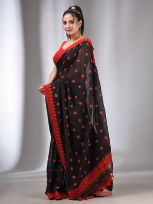 Black Blended Cotton Handwoven Saree With Flower Motifs 3