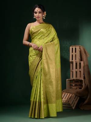 Light Green Silk Blend Handwoven Soft Saree With Ethnic Motifs 2