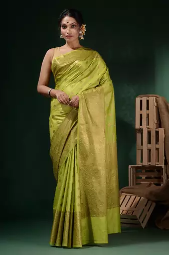Light Green Silk Blend Handwoven Soft Saree With Ethnic Motifs