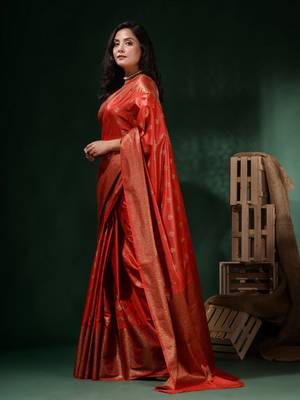 Red Silk Blend Handwoven Soft Saree With Ethnic Motifs 3
