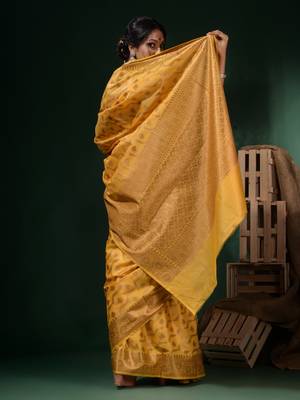 Yellow Silk Blend Handwoven Soft Saree With Nakshi Pattern 4