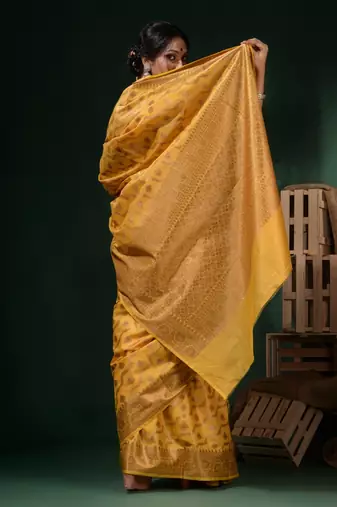 Yellow Silk Blend Handwoven Soft Saree With Nakshi Pattern