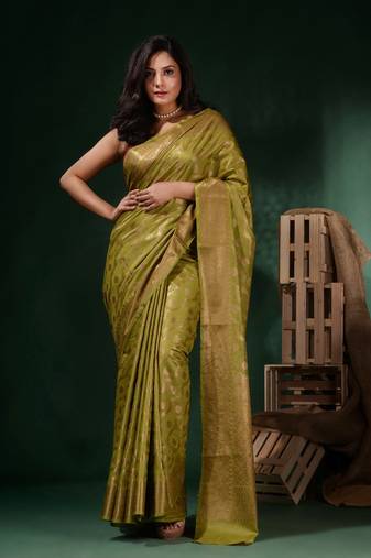 Sap Green Silk Blend Handwoven Soft Saree With Nakshi Pattern