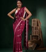 Magenta Cotton Handwoven Saree With Crisscross Motifs