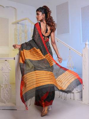 Black Handwoven Cotton Blend Gheecha Saree 4