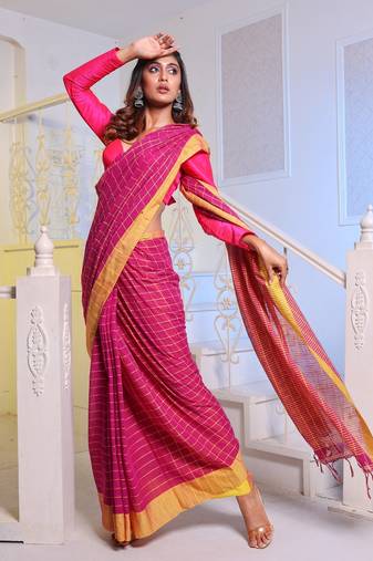 Magenta Cotton Handspun Handwoven Saree With Checked Box Designs