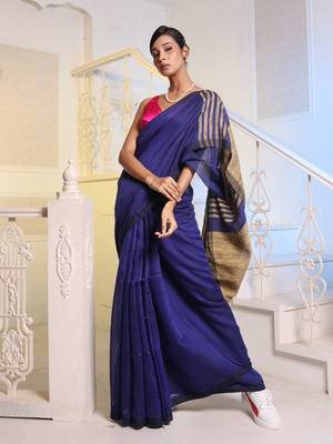 Midnight Blue Cotton Blend Handwoven Saree With Gheecha Pallu 2
