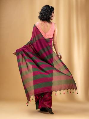 Magenta And Green Cotton Handwoven Soft Saree With Stripe Pattern 4