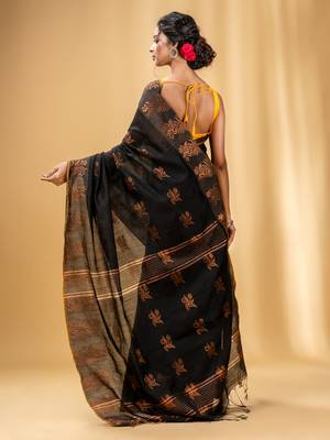 Black Cotton Blend Handwoven Saree With Nakshi Design 4