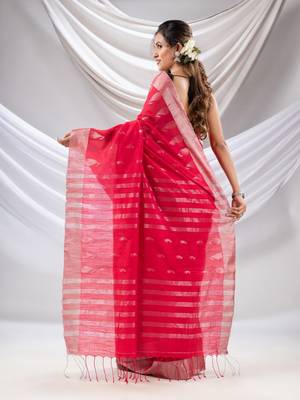 Pink Cotton Handwoven Saree With Zari Border 4
