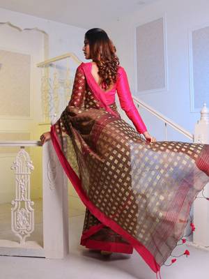 Brown Handwoven Cotton Blend Soft Saree With Zari Woven Checked Box Design 4