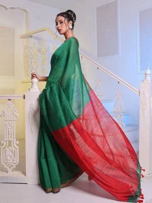 Green Handwoven Cotton Blend Soft Saree With Texture Pattern 3