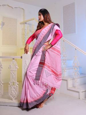 Baby Pink Cotton Handwoven Soft Saree With Temple Borders 2