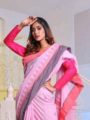 Baby Pink Cotton Handwoven Soft Saree With Temple Borders 3
