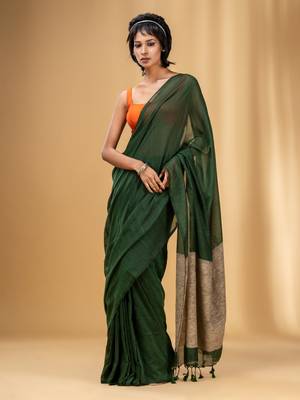 Green Cotton Handwoven Soft Saree With Gheecha Pallu 1