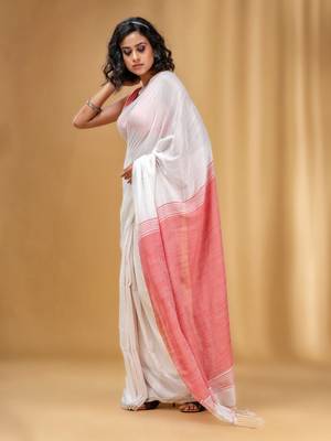 White Cotton Handwoven Soft Saree With Red Pallu 3