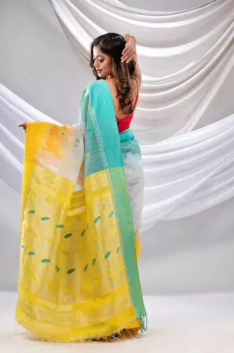 Grey Cotton Blend Handwoven Saree With Ikkat Style