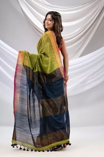 Sheen Green Cotton Handwoven Saree With Zari Borders