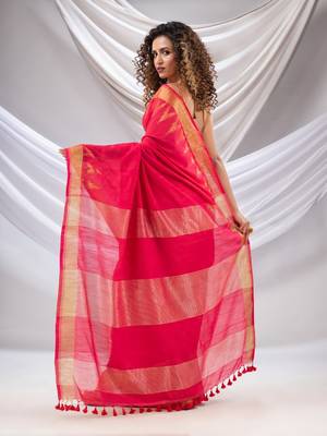 Hot Pink Cotton Handwoven Saree With Zari Borders 4