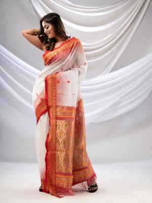 White Cotton Blend Handwoven Saree With Zari Woven Nakshi Border 4