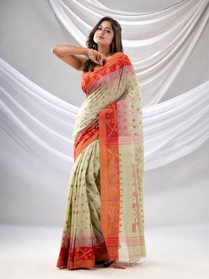 Pistachio Green Cotton Handwoven Soft Saree With Floral Nakshi Borders 2