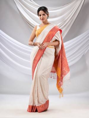 White Silk Matka Soft Saree With Checked Pattern 1