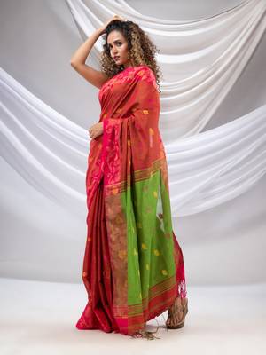 Red Tissue Handwoven Soft Saree With Floral Nakshi Borders 3