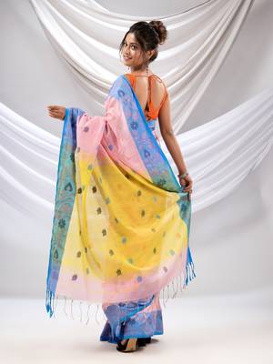 Baby Pink Tissue Handwoven Soft Saree With Floral Nakshi Borders 4