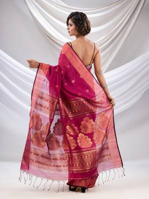 Magenta Cotton Blend Handwoven Saree With Nakshi Pallu 4