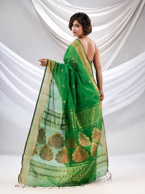 Green Cotton Blend Handwoven Saree With Nakshi Pallu 4