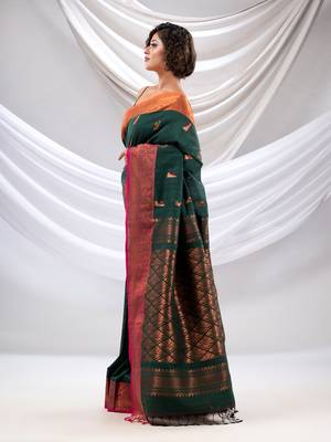 Castleton Green Cotton Handwoven Soft Saree With Zari Woven Nakshi Borders 4