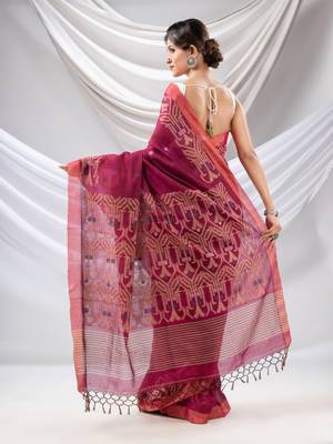 Magenta Cotton Handwoven Soft Saree With Jamdani Borders 4