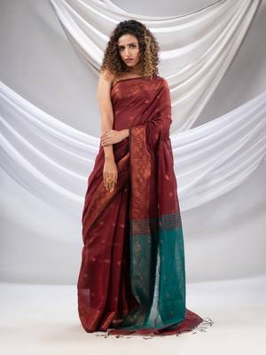 Maroon Cotton Blend Handwoven Saree With Zari Borders 2