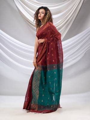 Maroon Cotton Blend Handwoven Saree With Zari Borders 3
