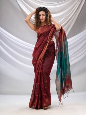 Maroon Cotton Blend Handwoven Saree With Zari Borders 4