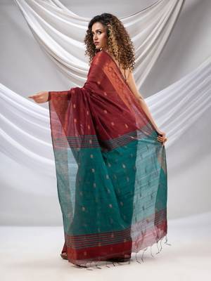 Maroon Cotton Blend Handwoven Saree With Zari Borders 5