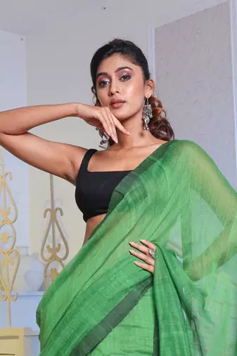 Green Cotton Blend Handwoven Saree With Gheecha Pallu