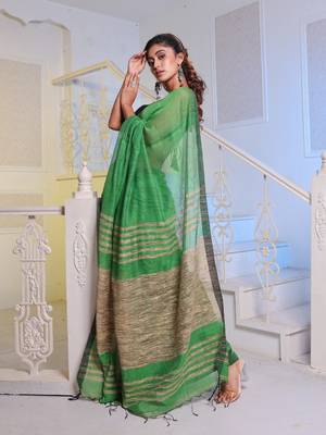 Green Cotton Blend Handwoven Saree With Gheecha Pallu 3