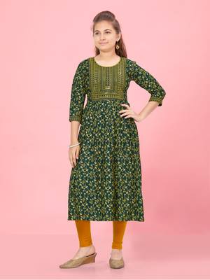 Aarika girls d-green-mustard colour printed cotton kurti legging set 1