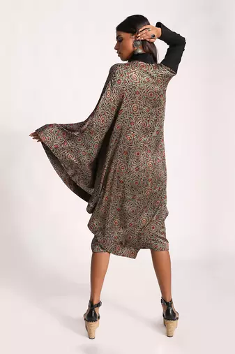 Black Full Bloom Ribbed Kaftan Top