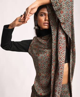 Black Full Bloom Ribbed Kaftan Top 3