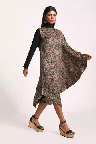 Black Full Bloom Ribbed Kaftan Top