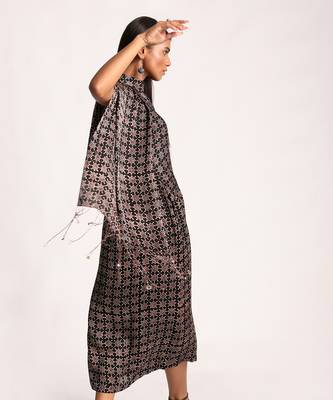 Black And Maroon Lotus Pond Fringed Scarf Dress 5