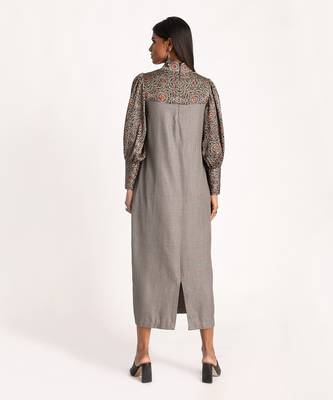 Black Modern Vintage Cut-Out Midi 5