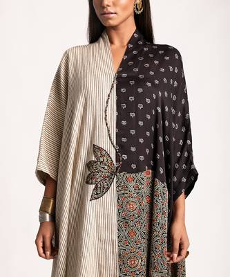Black And Beige Lotus Appliqué Kaftan Dress 4