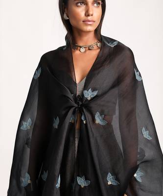 Black Front Knot Organza Silk Cape Set 4