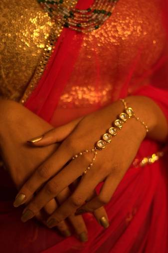 Simple Kundan Haathpan