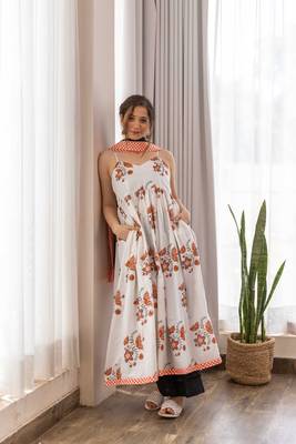 White cotton hand block printed kurta with black pants 1