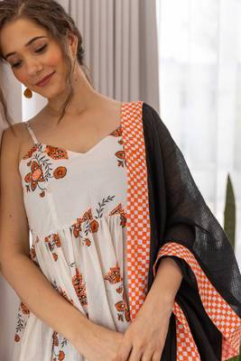 White cotton hand block printed kurta with black pants 3