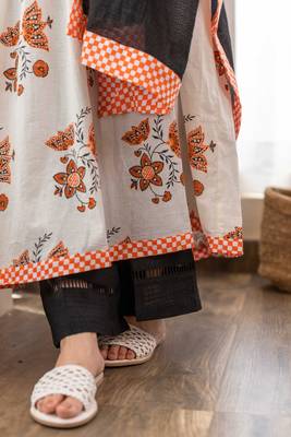 White cotton hand block printed kurta with black pants 4